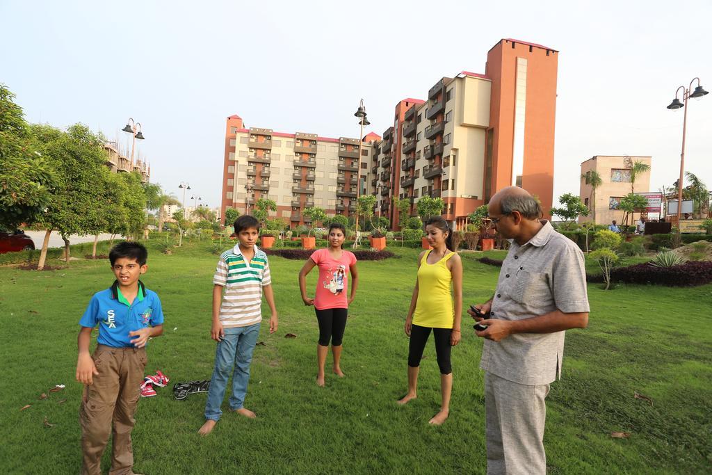 Resortharekrishnaorchid Vrindāvan Exterior foto